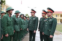 Chính ủy Quân khu kiểm tra, nắm tình hình tại Lữ đoàn 409